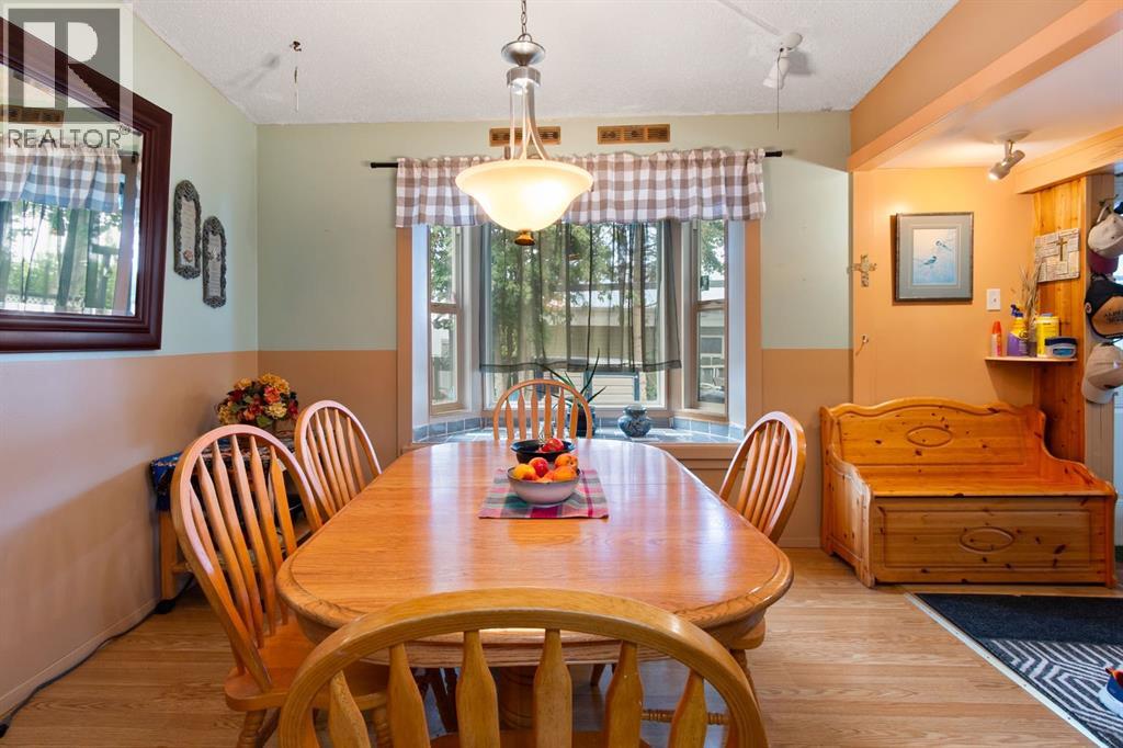 Photo 17 of 2109 18 Avenue, Bowden AB