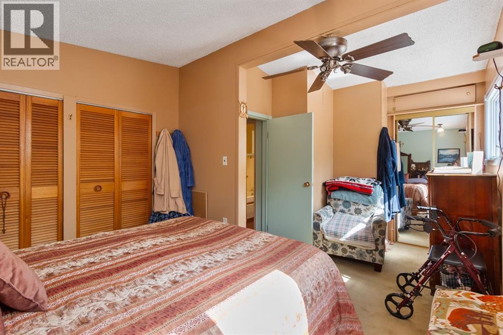 Photo 19 of 2109 18 Avenue, Bowden AB