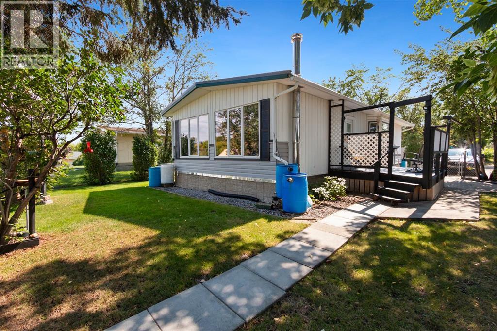 Photo 1 of 2109 18 Avenue, Bowden AB