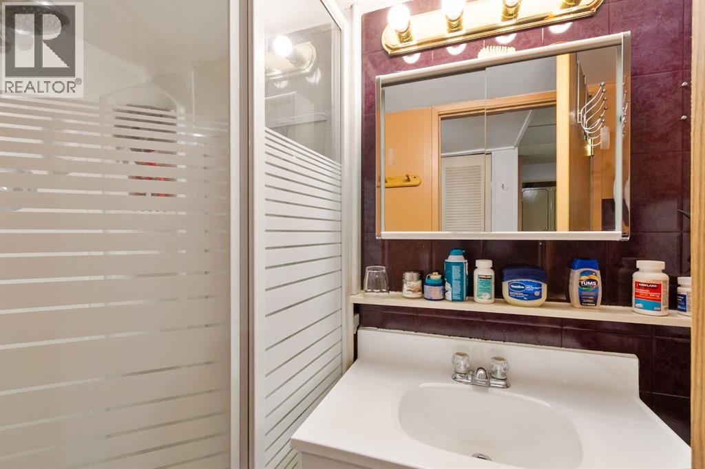 Photo 29 of 2109 18 Avenue, Bowden AB
