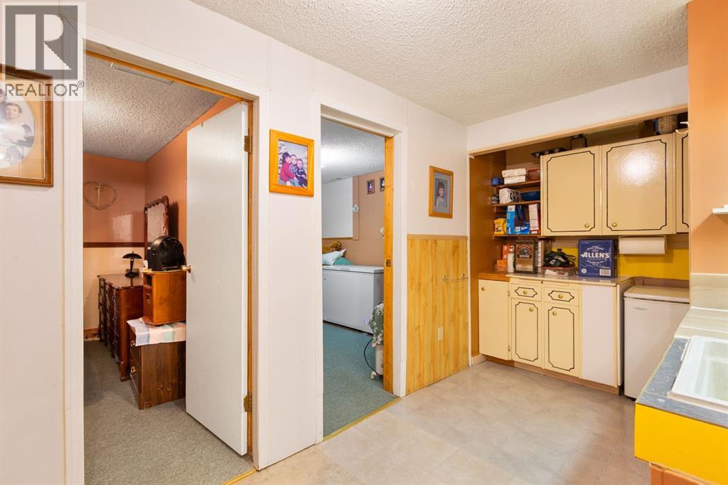 Photo 25 of 2109 18 Avenue, Bowden AB