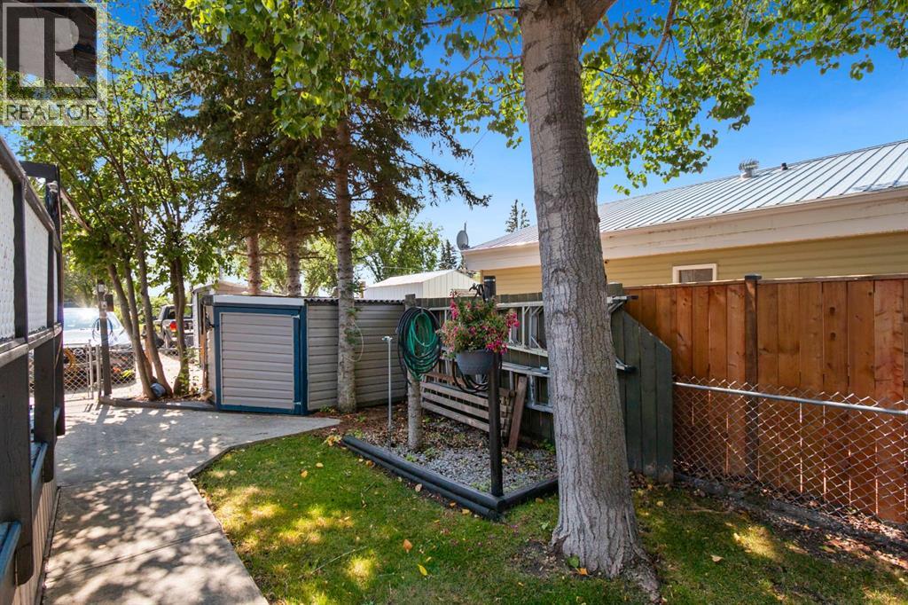 Photo 41 of 2109 18 Avenue, Bowden AB