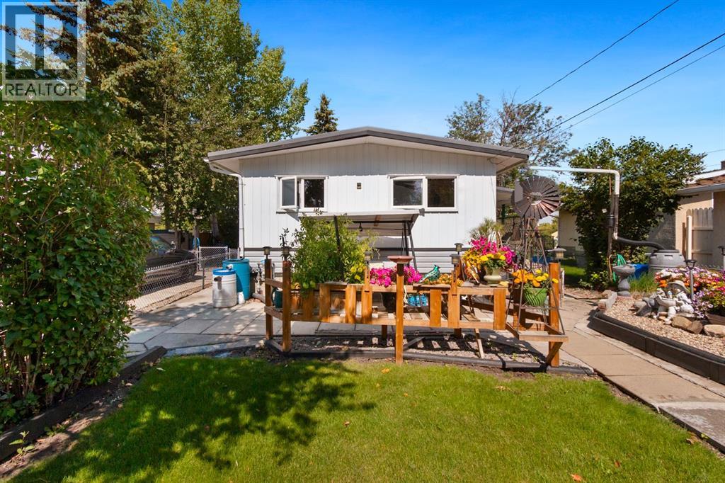 Photo 42 of 2109 18 Avenue, Bowden AB