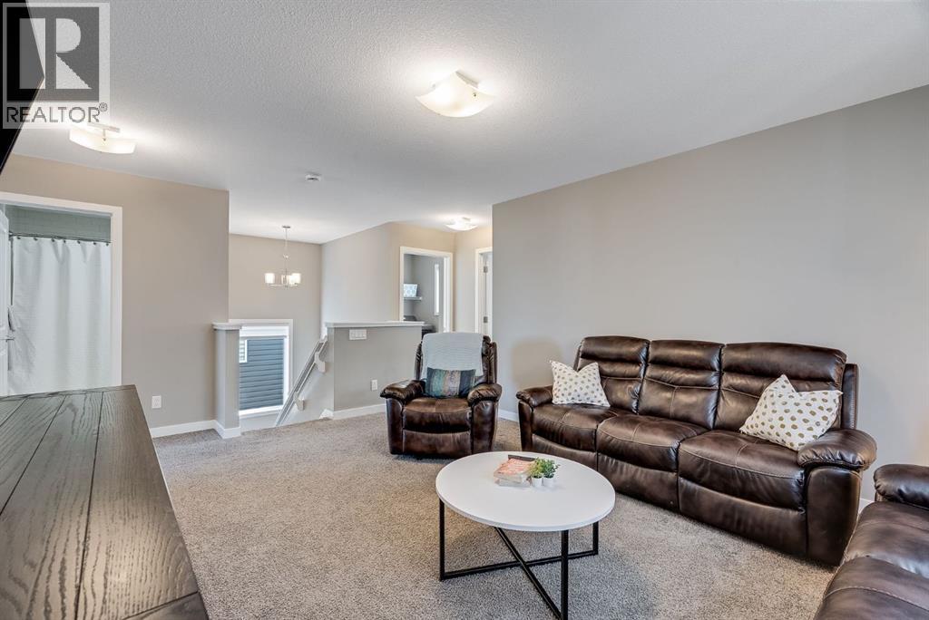 Photo 29 of 92 Hillcrest Avenue Sw, Airdrie AB