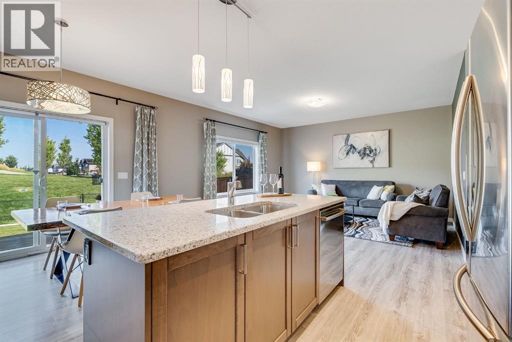 Photo 9 of 92 Hillcrest Avenue Sw, Airdrie AB