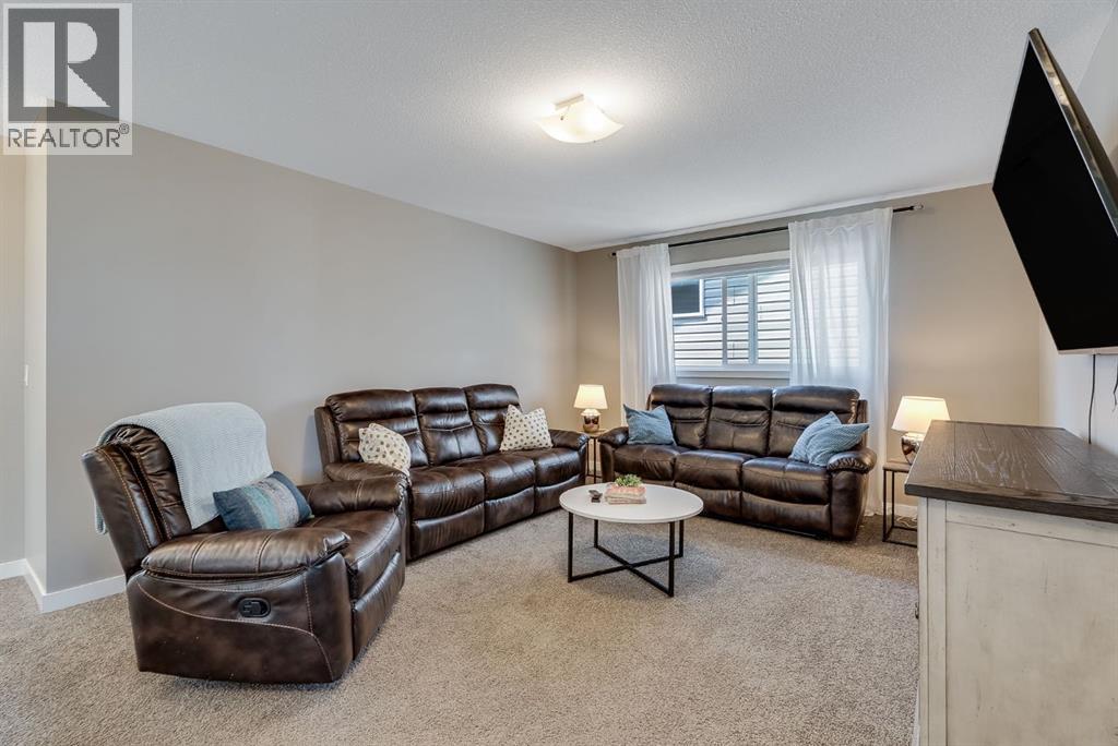 Photo 27 of 92 Hillcrest Avenue Sw, Airdrie AB