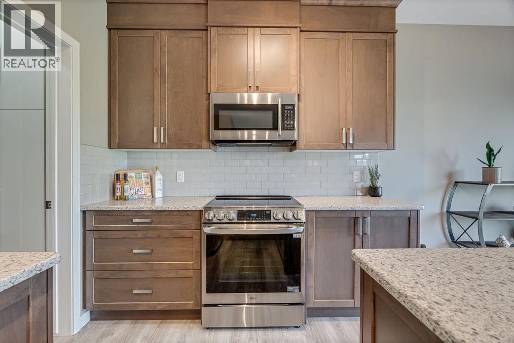 Photo 12 of 92 Hillcrest Avenue Sw, Airdrie AB