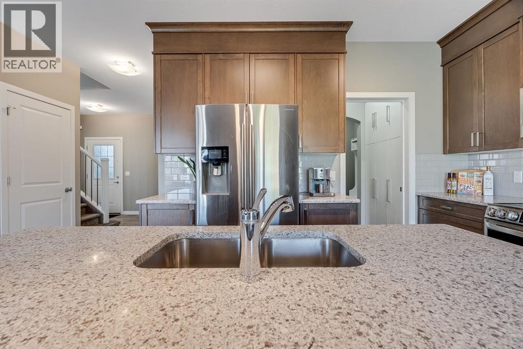 Photo 13 of 92 Hillcrest Avenue Sw, Airdrie AB