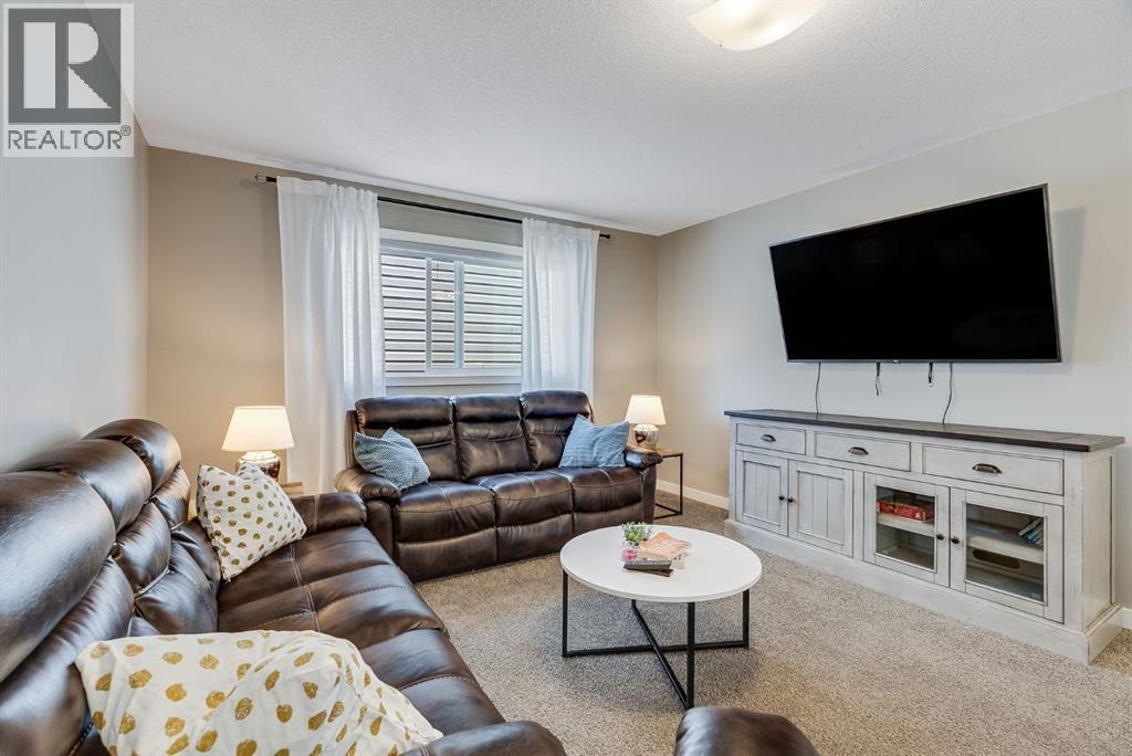 Photo 28 of 92 Hillcrest Avenue Sw, Airdrie AB