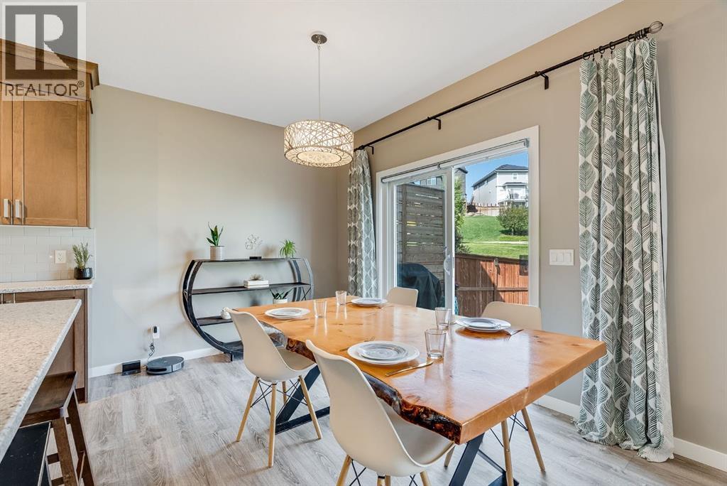 Photo 16 of 92 Hillcrest Avenue Sw, Airdrie AB
