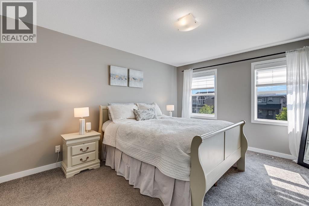 Photo 32 of 92 Hillcrest Avenue Sw, Airdrie AB