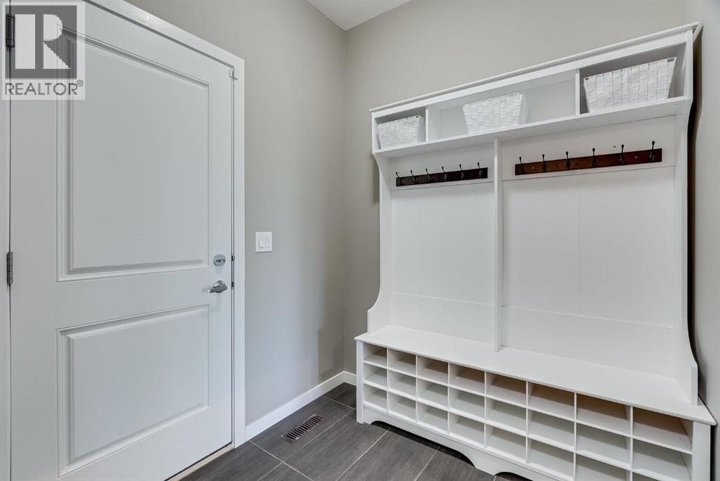 Photo 6 of 92 Hillcrest Avenue Sw, Airdrie AB
