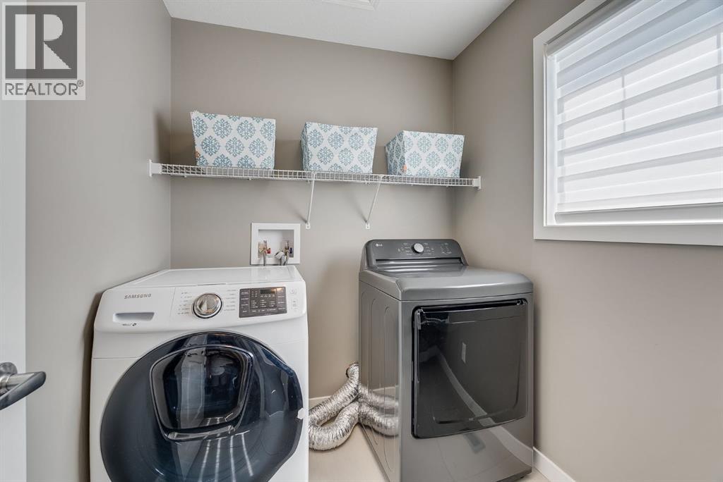 Photo 31 of 92 Hillcrest Avenue Sw, Airdrie AB