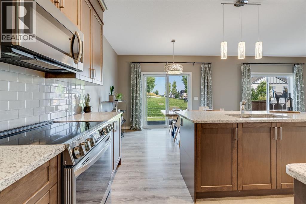 Photo 8 of 92 Hillcrest Avenue Sw, Airdrie AB
