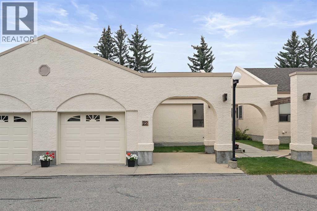 Photo 1 of 22 Sandarac Circle Nw, Calgary AB