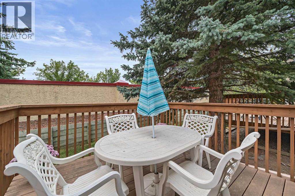 Photo 27 of 22 Sandarac Circle Nw, Calgary AB