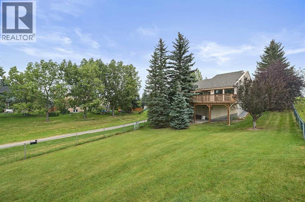 Photo 43 of 22 Sandarac Circle Nw, Calgary AB