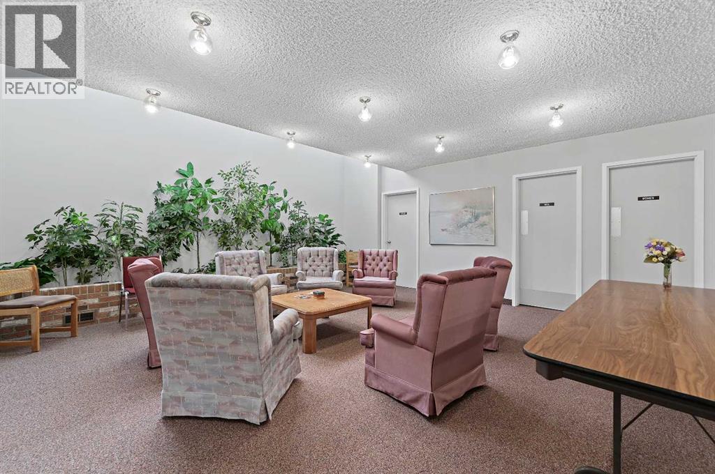 Photo 38 of 22 Sandarac Circle Nw, Calgary AB