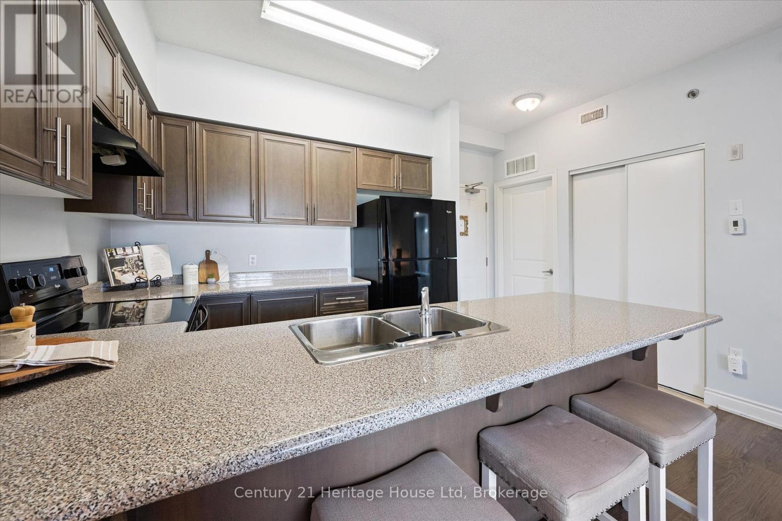 Photo 10 of 404 1440 Gordon Street, Guelph ON