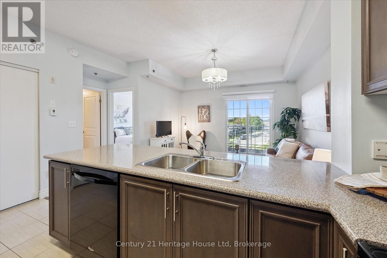 Photo 11 of 404 1440 Gordon Street, Guelph ON