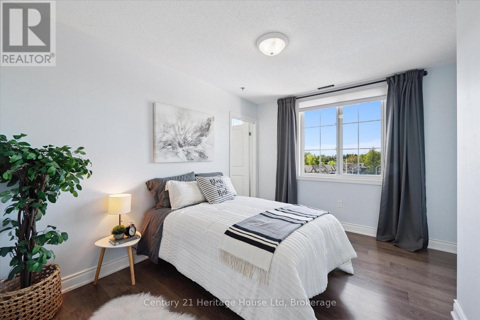 Photo 13 of 404 1440 Gordon Street, Guelph ON