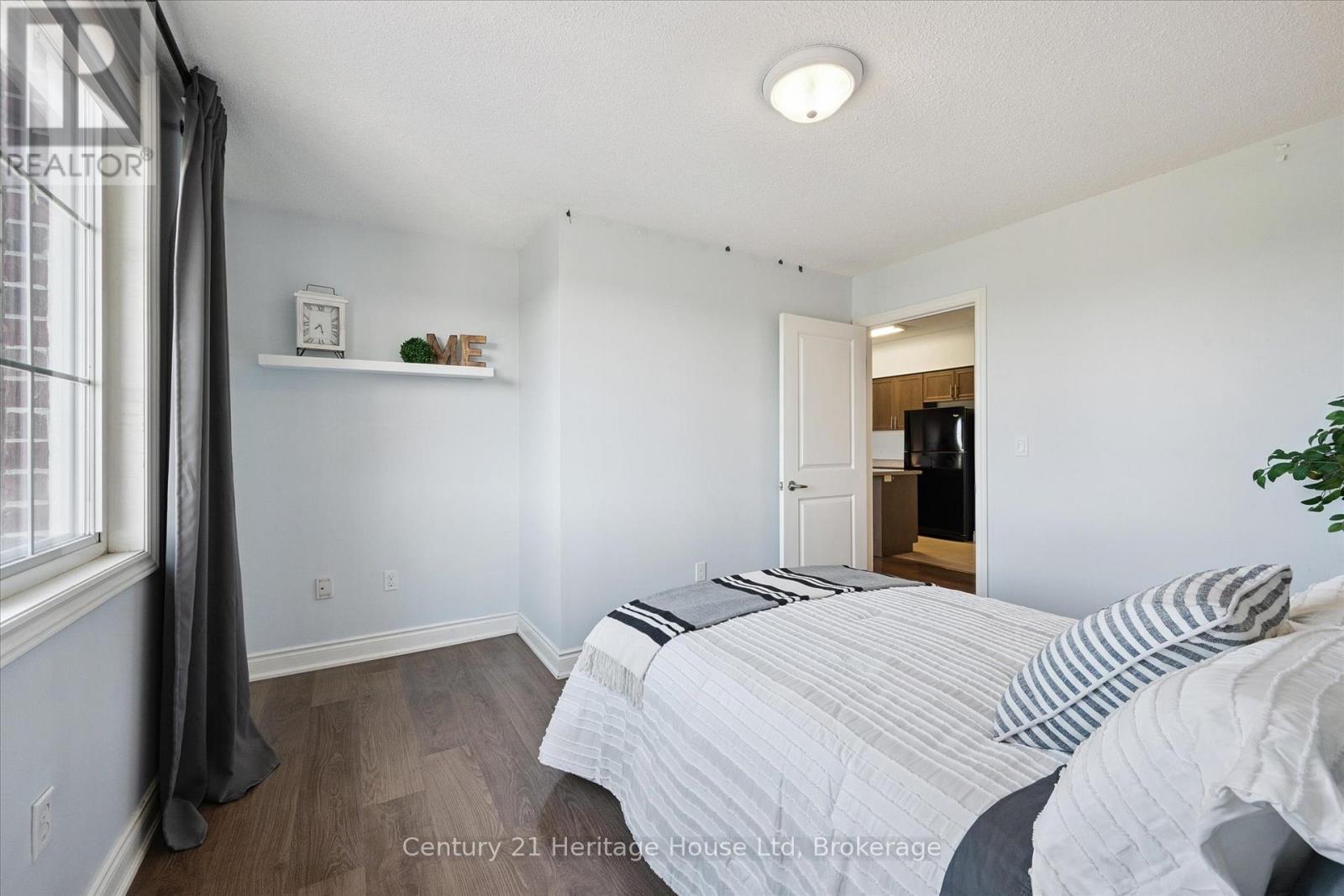 Photo 14 of 404 1440 Gordon Street, Guelph ON