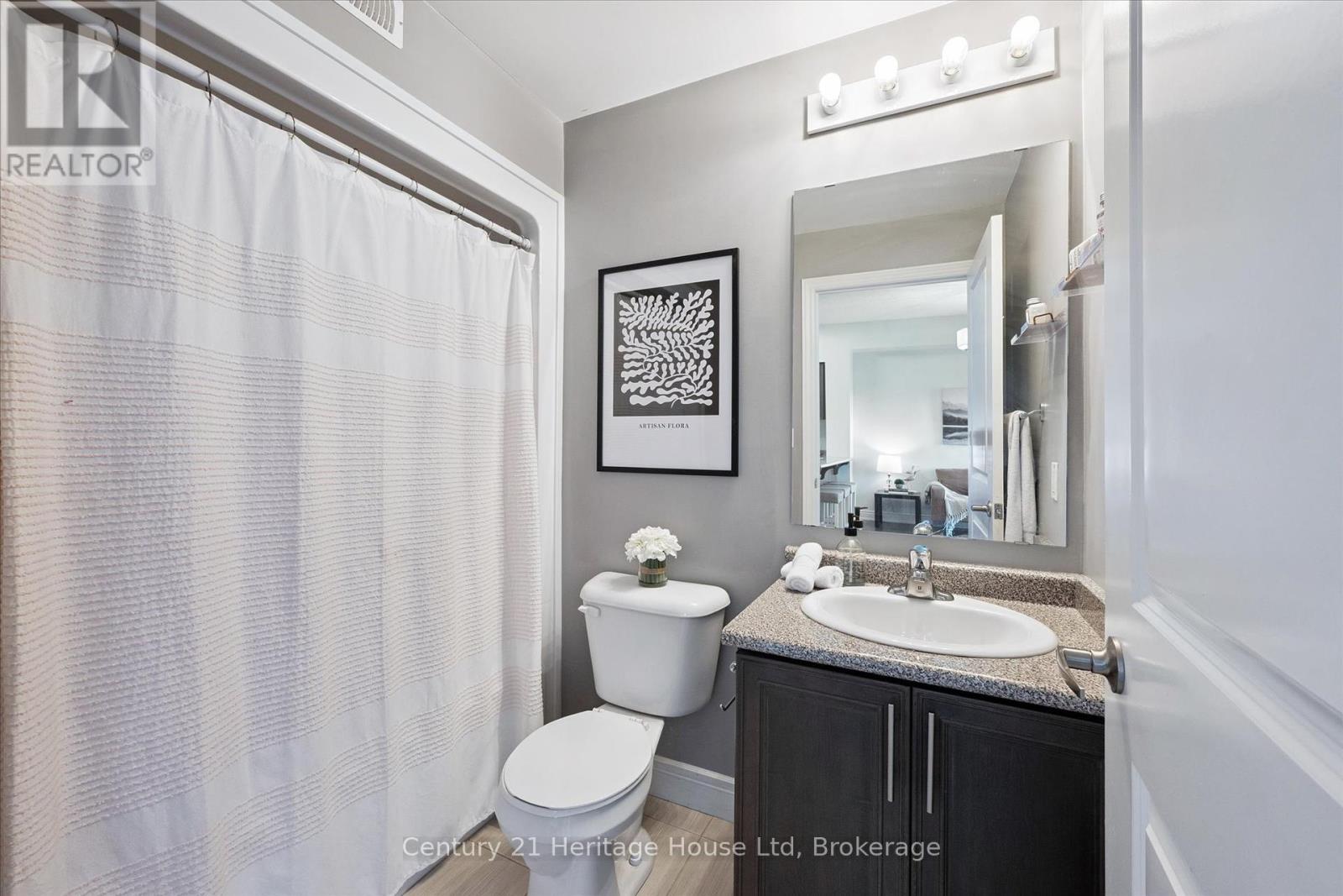 Photo 16 of 404 1440 Gordon Street, Guelph ON
