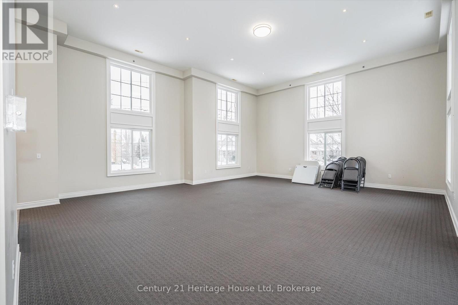 Photo 26 of 404 1440 Gordon Street, Guelph ON