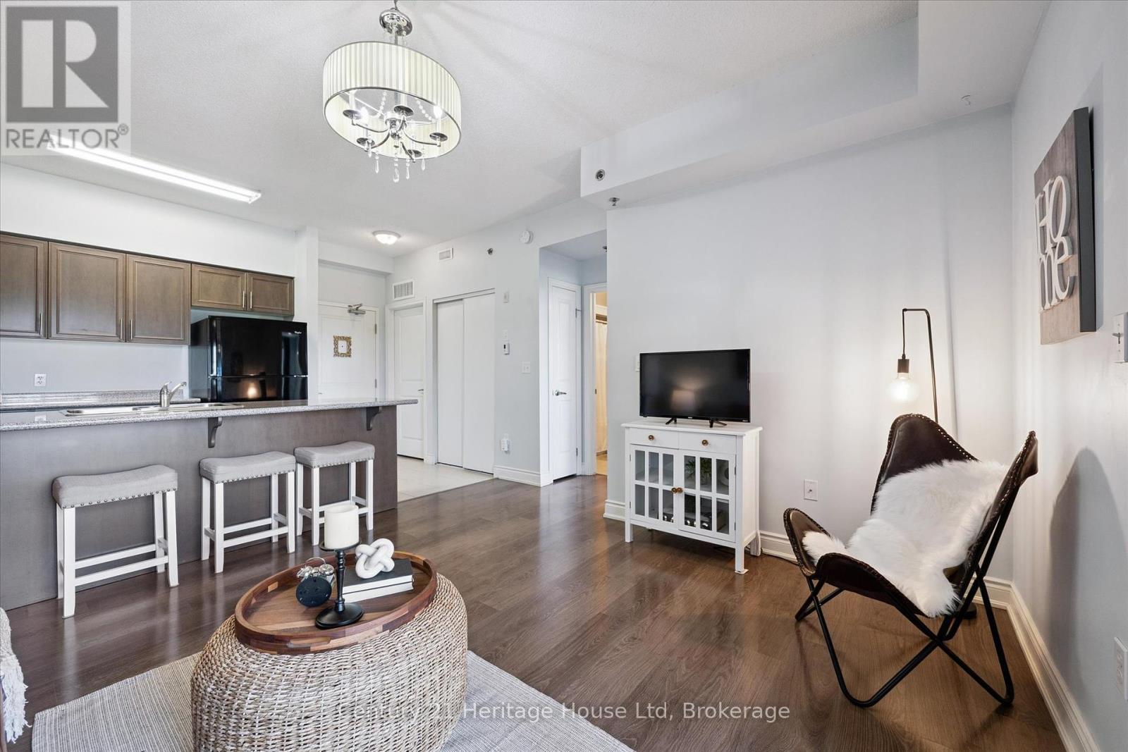 Photo 7 of 404 1440 Gordon Street, Guelph ON