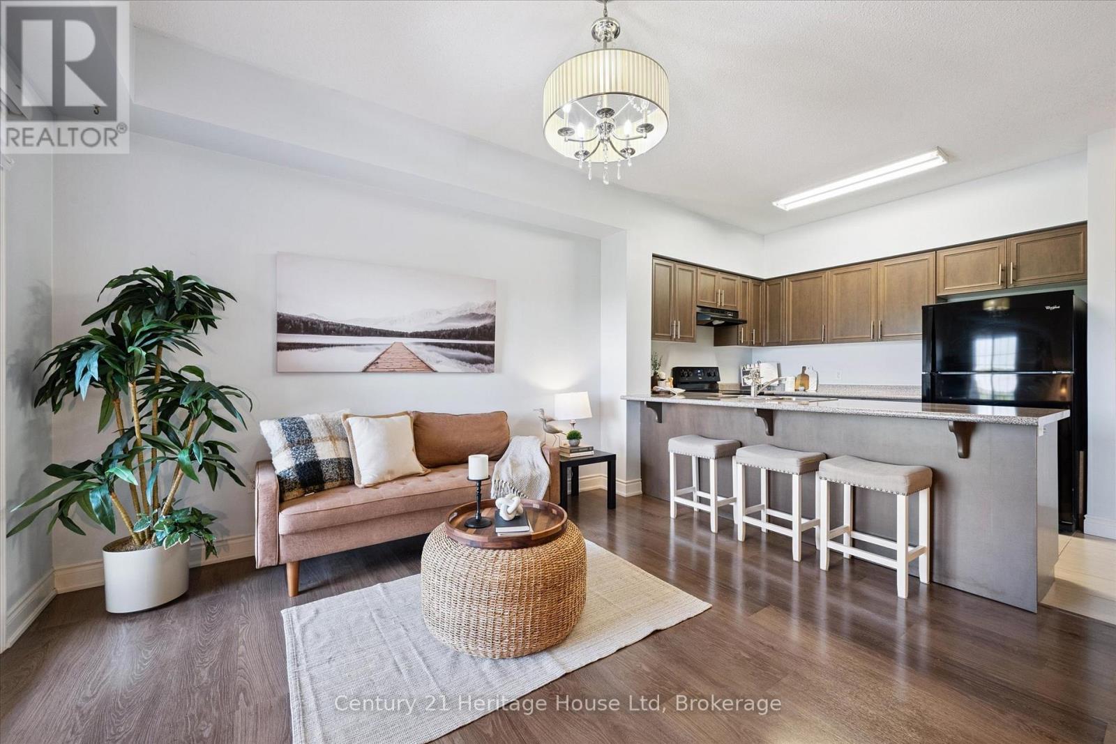 Photo 8 of 404 1440 Gordon Street, Guelph ON