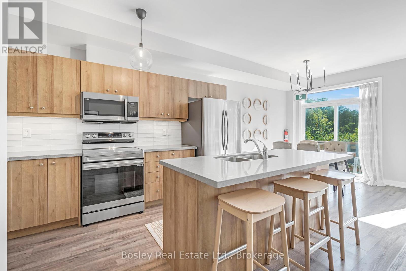 Photo 10 of 2 218 Crosswinds Boulevard, Blue Mountains ON