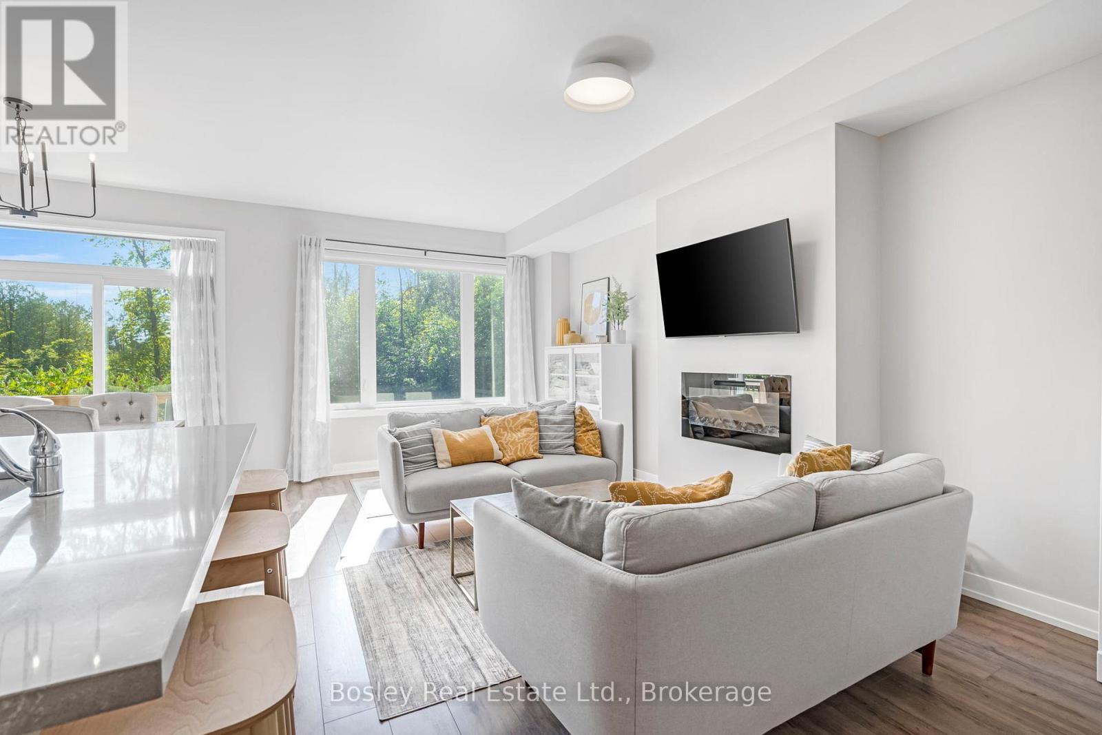 Photo 11 of 2 218 Crosswinds Boulevard, Blue Mountains ON
