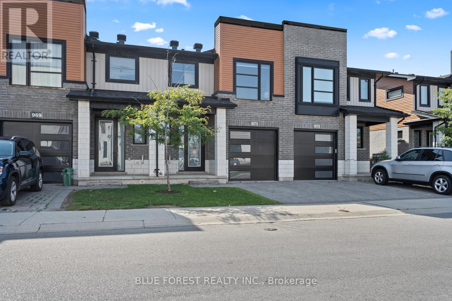 Photo 1 of 971 971 West Village Square, London North ON