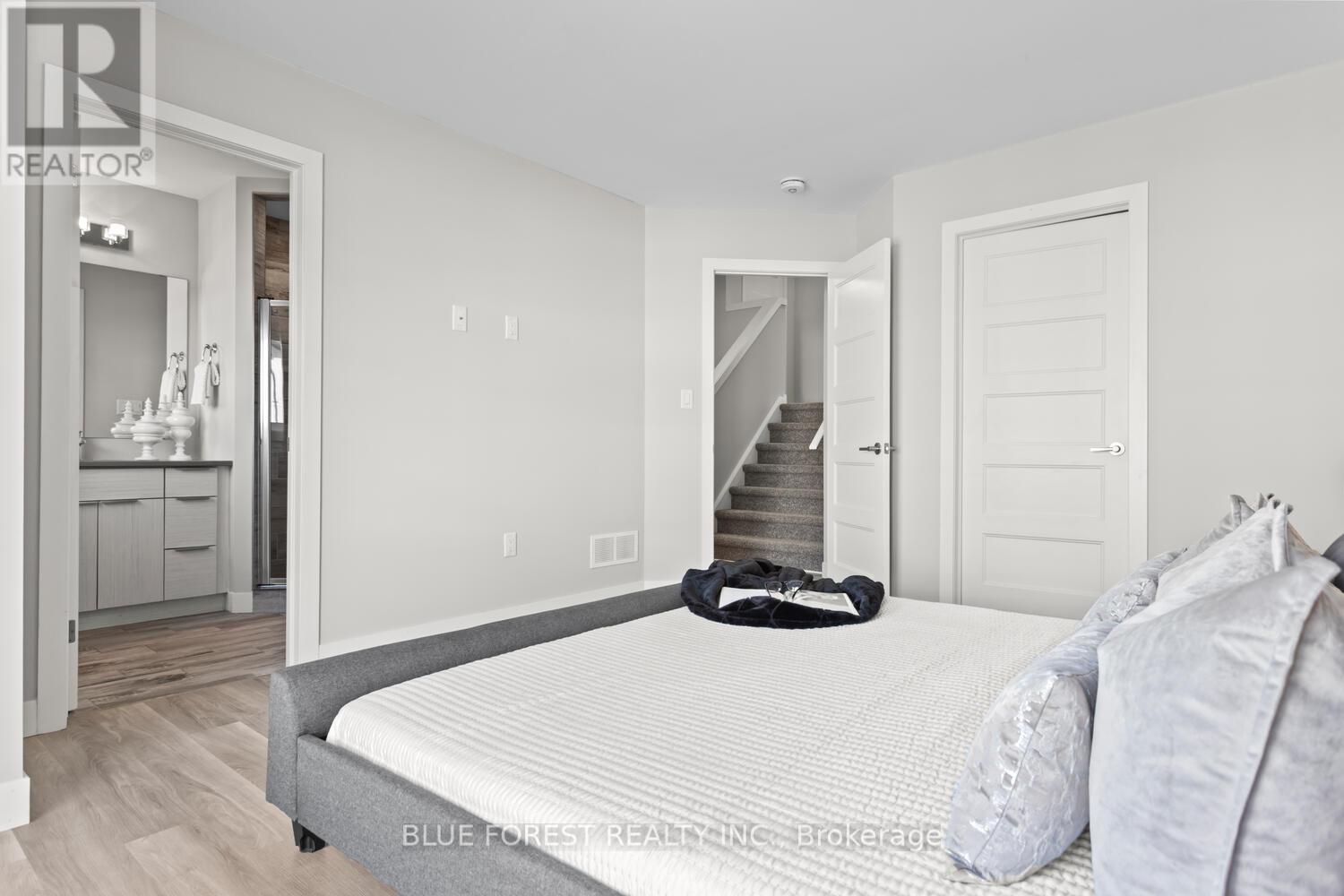 Photo 21 of 971 971 West Village Square, London North ON