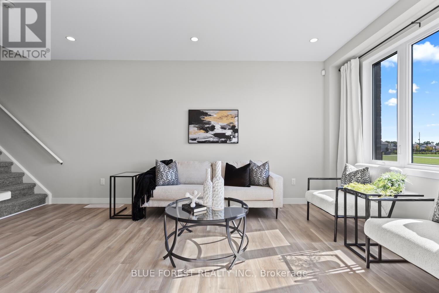 Photo 6 of 971 971 West Village Square, London North ON