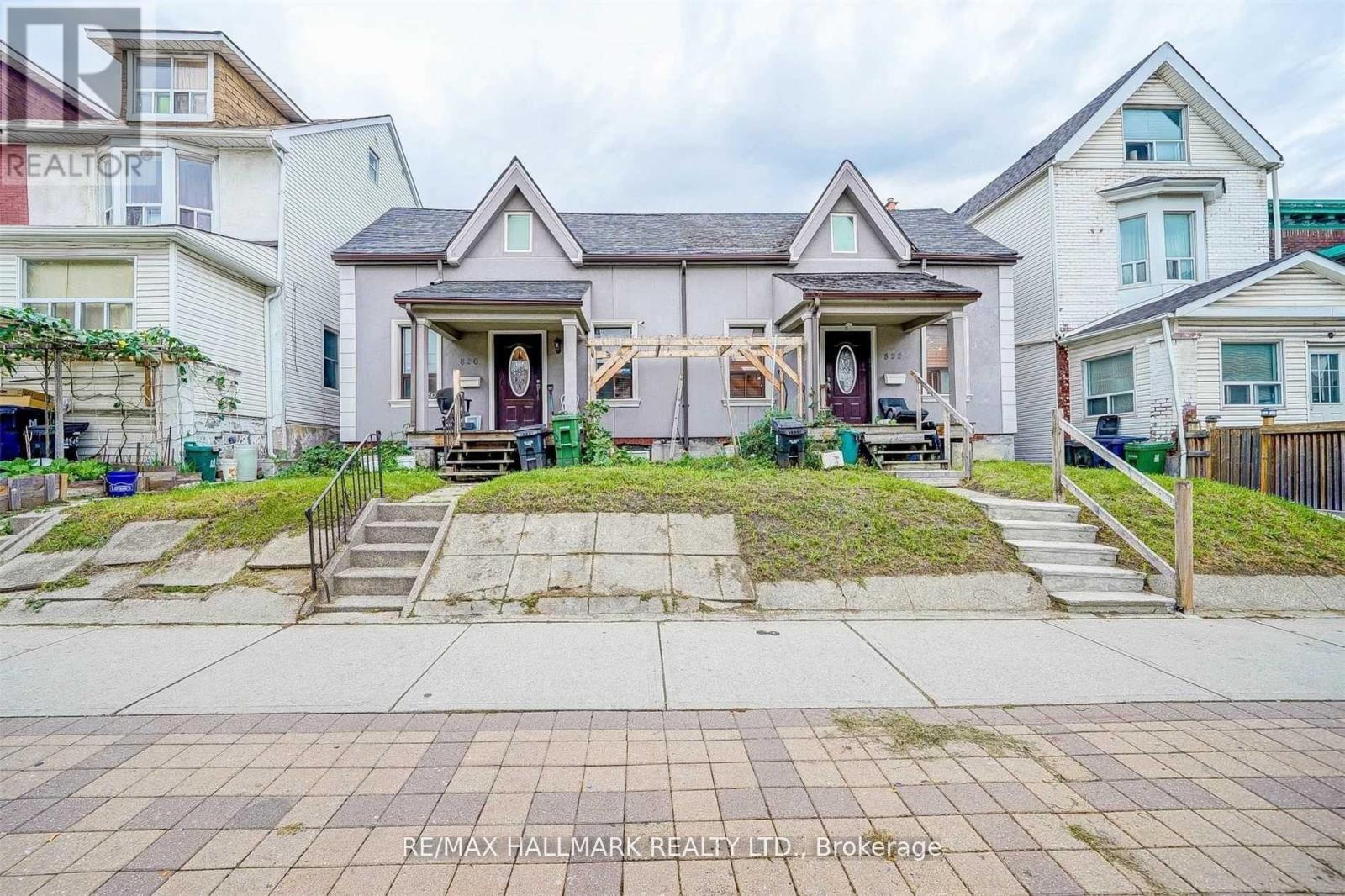 Photo 1 of 2 822 Gerrard Street E, Toronto ON