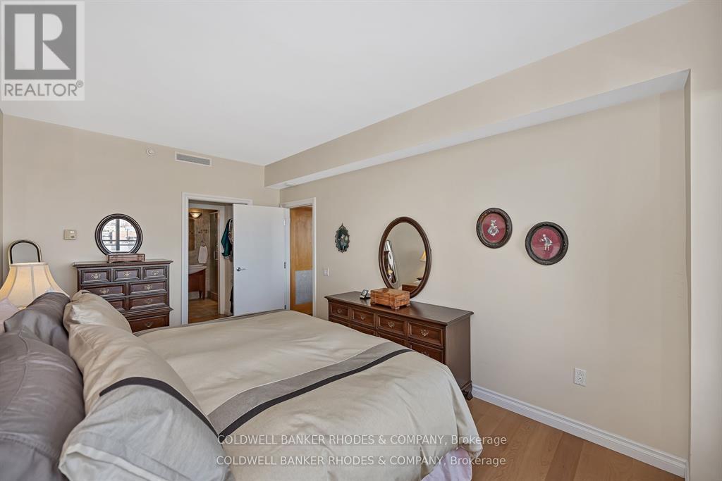 #502 90 GEORGE STREET - 21
