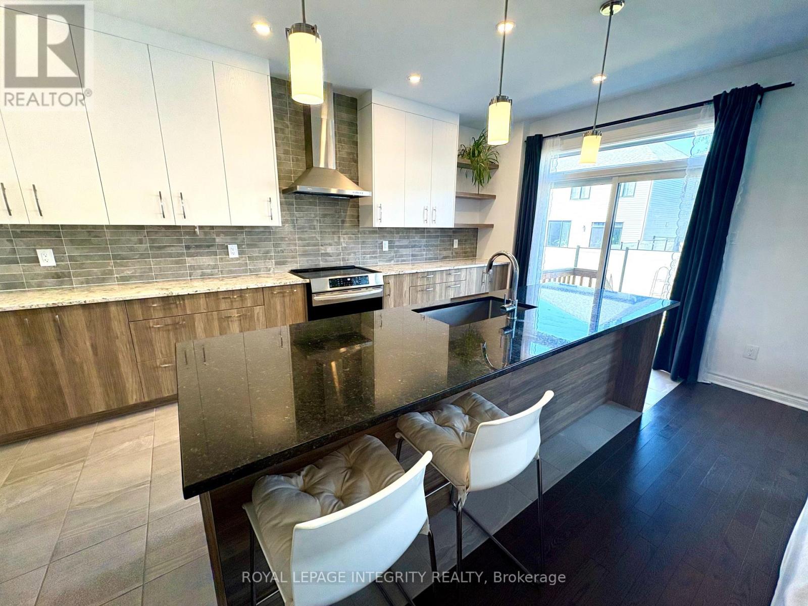 Photo 10 of 53 Whooping Crane Ridge, Ottawa ON