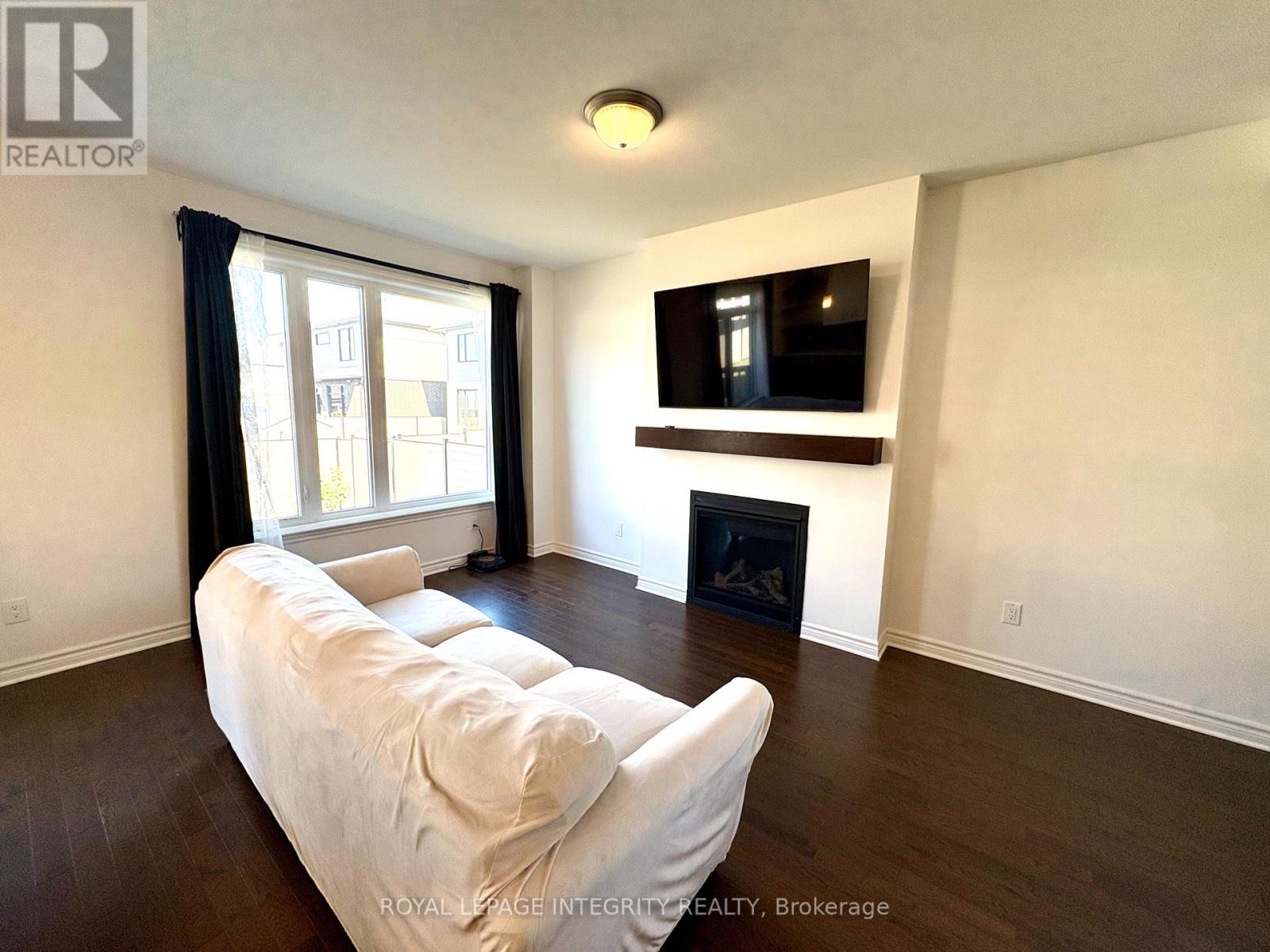 Photo 11 of 53 Whooping Crane Ridge, Ottawa ON
