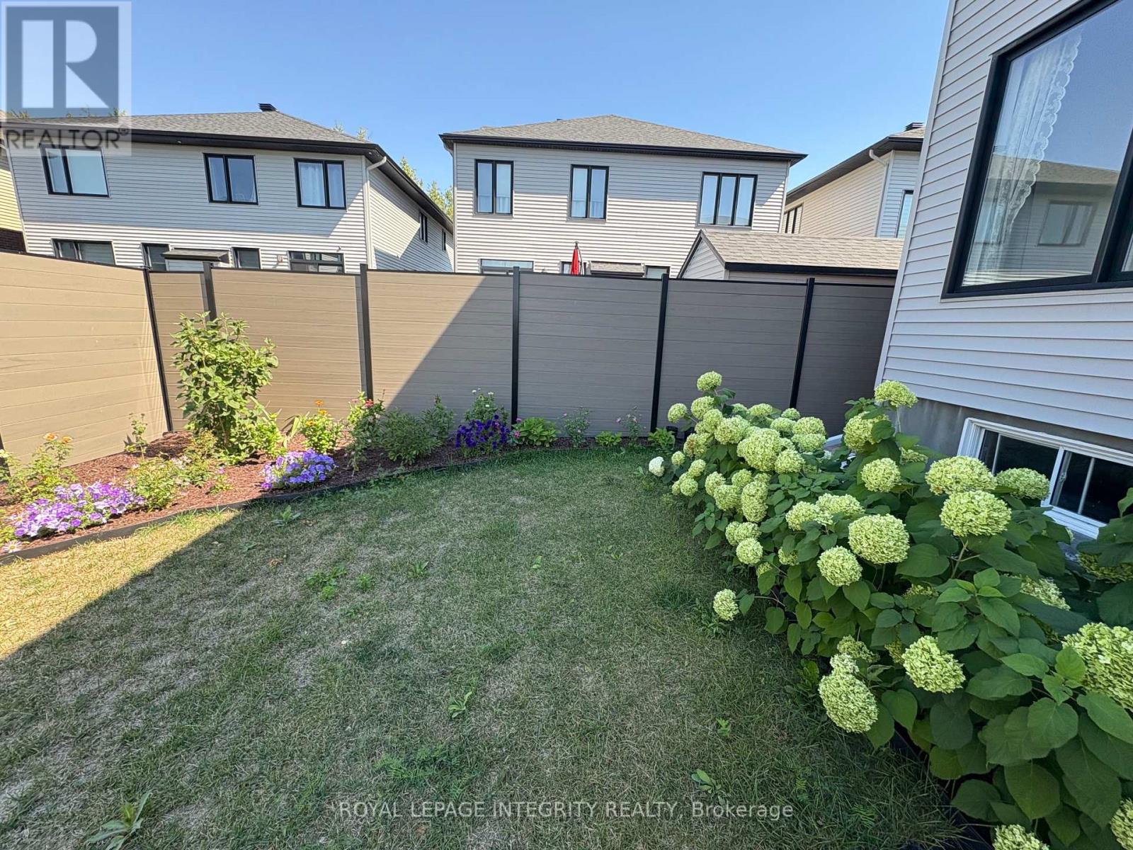 Photo 33 of 53 Whooping Crane Ridge, Ottawa ON