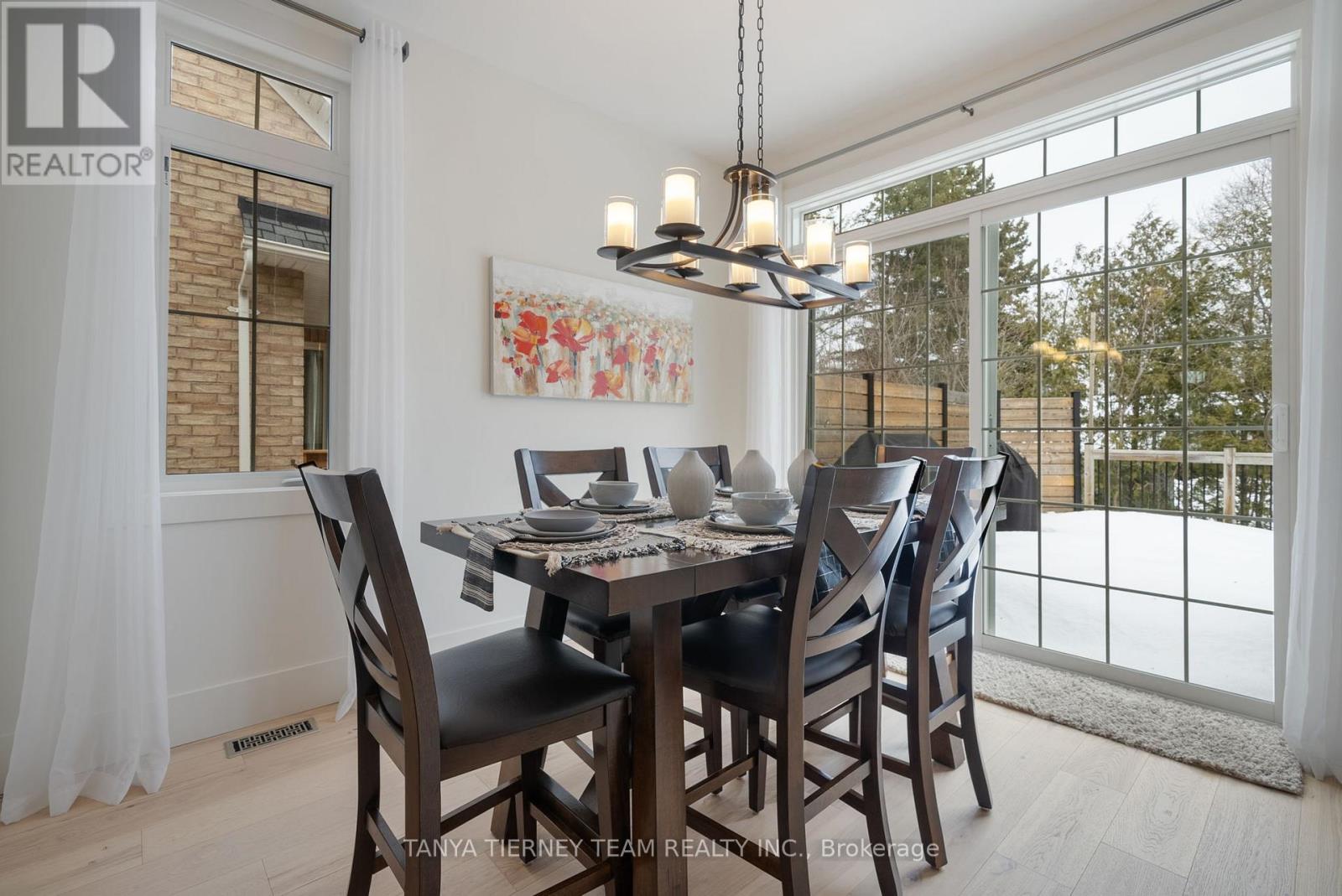 Photo 12 of 49 Montana Crescent, Whitby ON