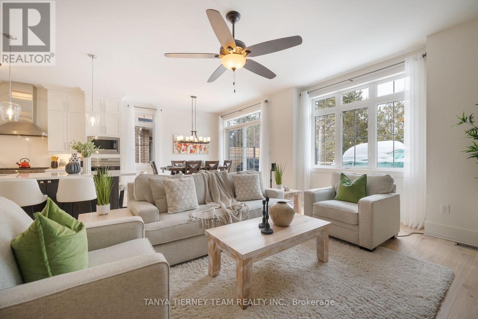 Photo 15 of 49 Montana Crescent, Whitby ON