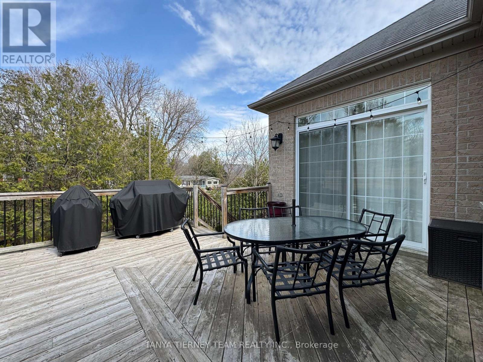 Photo 36 of 49 Montana Crescent, Whitby ON
