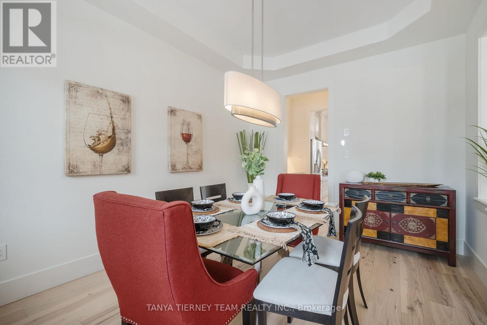 Photo 6 of 49 Montana Crescent, Whitby ON