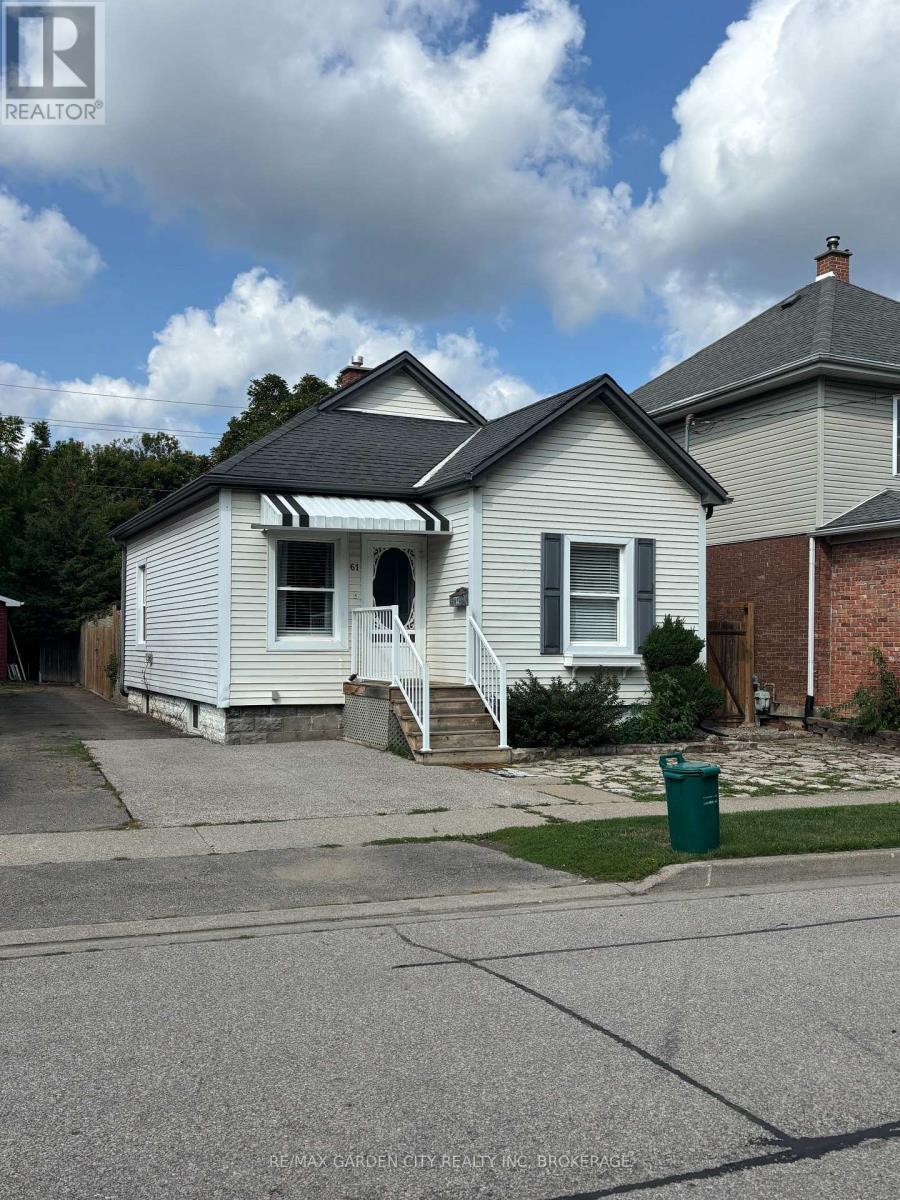Photo 2 of 61 Rodman Street, St Catharines ON