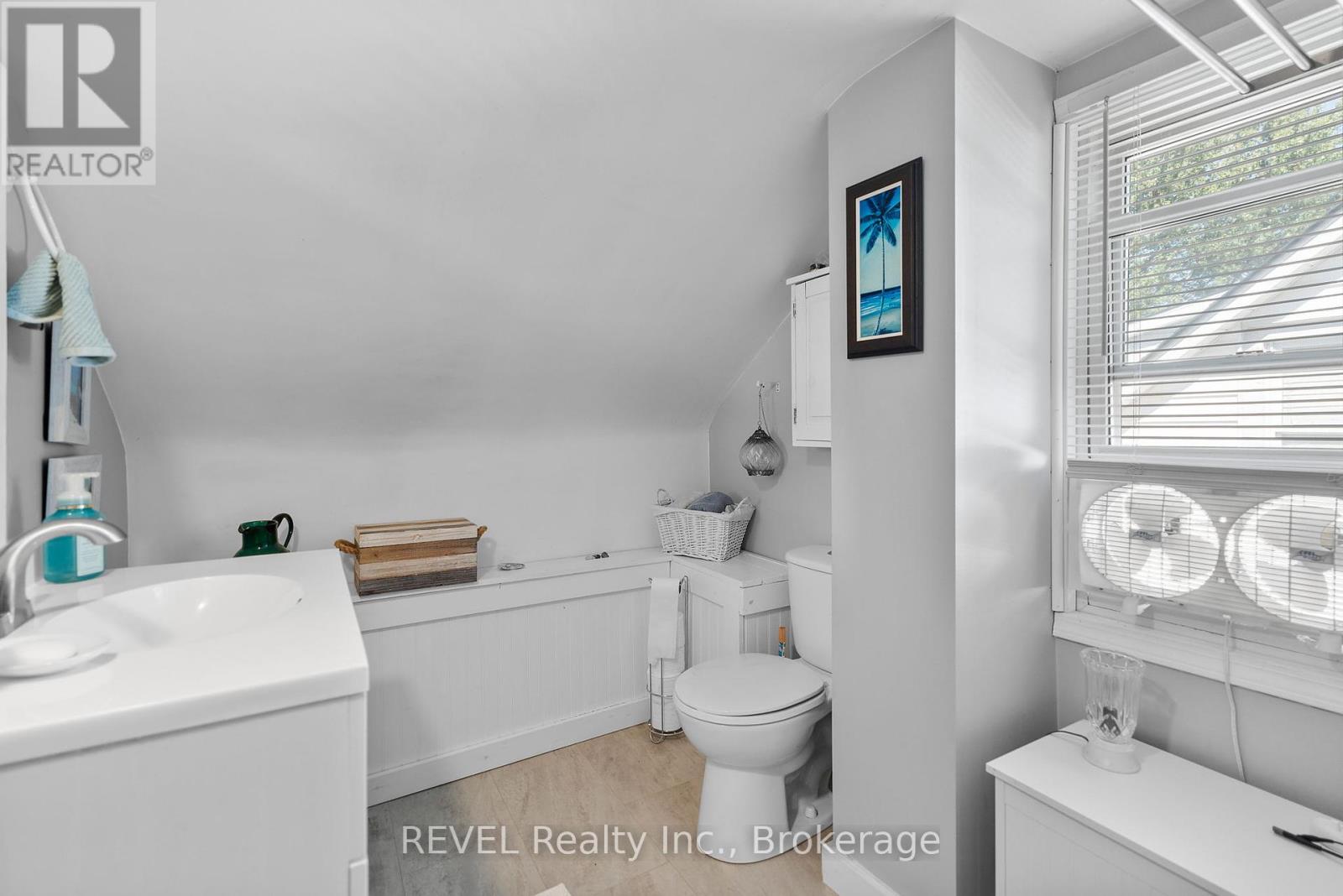 Photo 29 of 18 Clare Avenue, Port Colborne ON