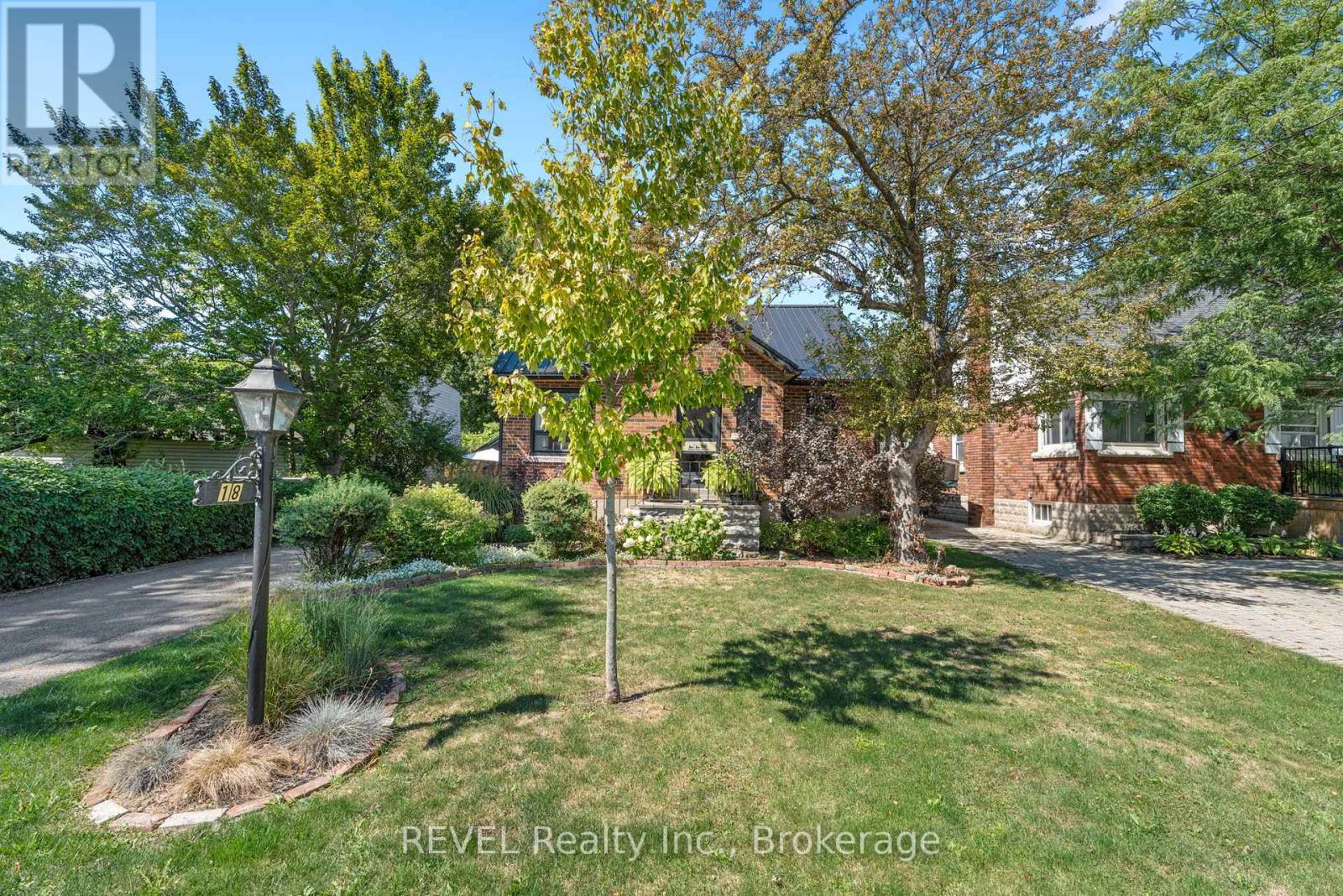 Photo 3 of 18 Clare Avenue, Port Colborne ON