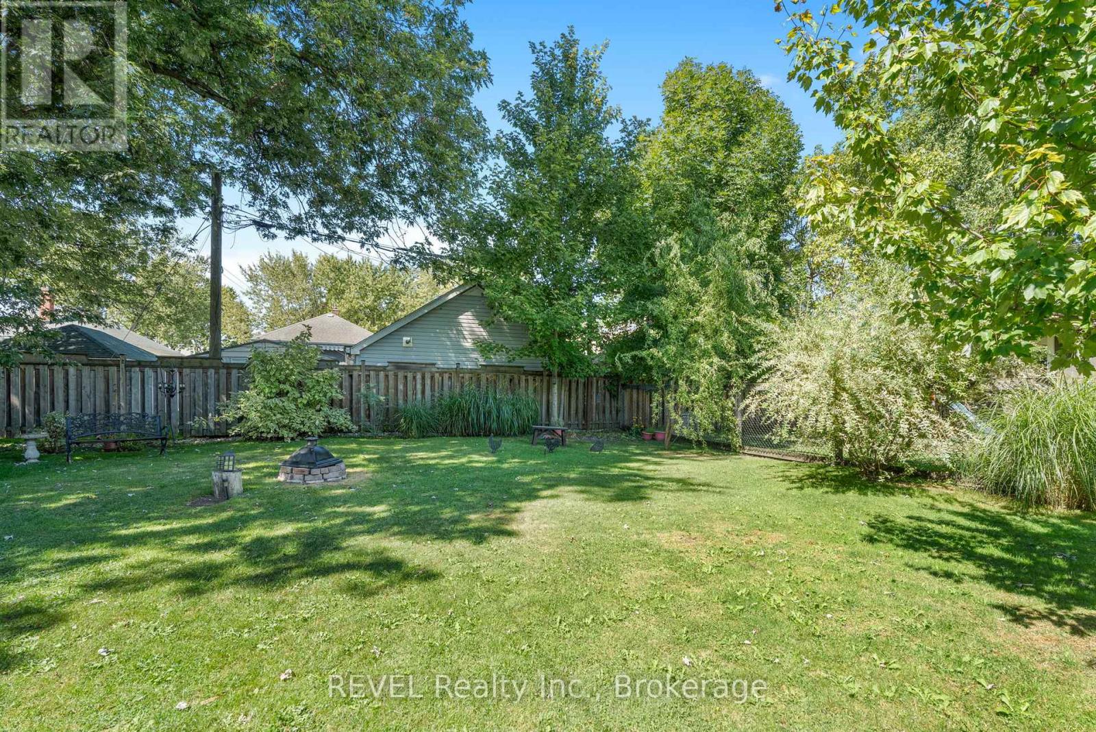 Photo 35 of 18 Clare Avenue, Port Colborne ON