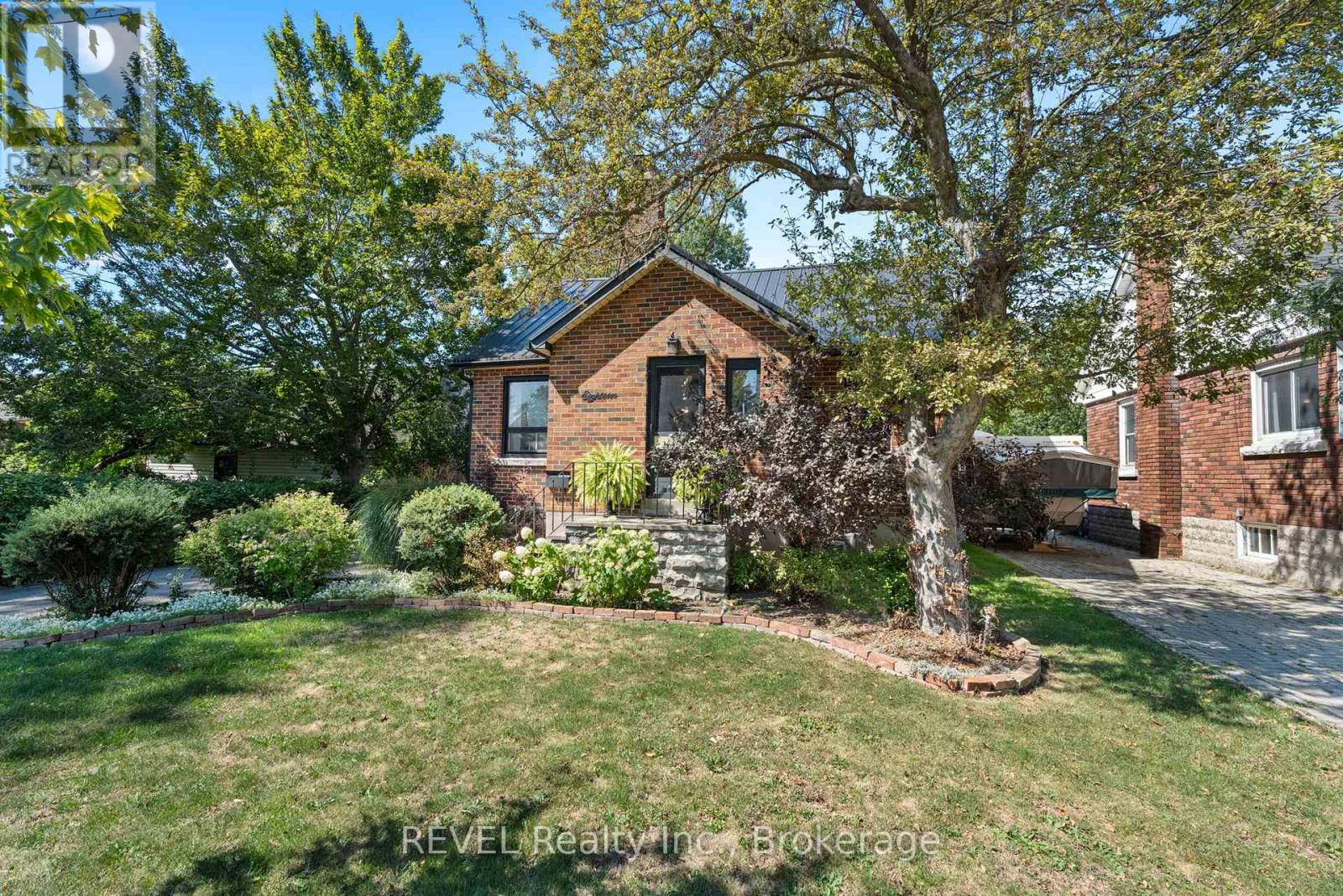 Photo 4 of 18 Clare Avenue, Port Colborne ON