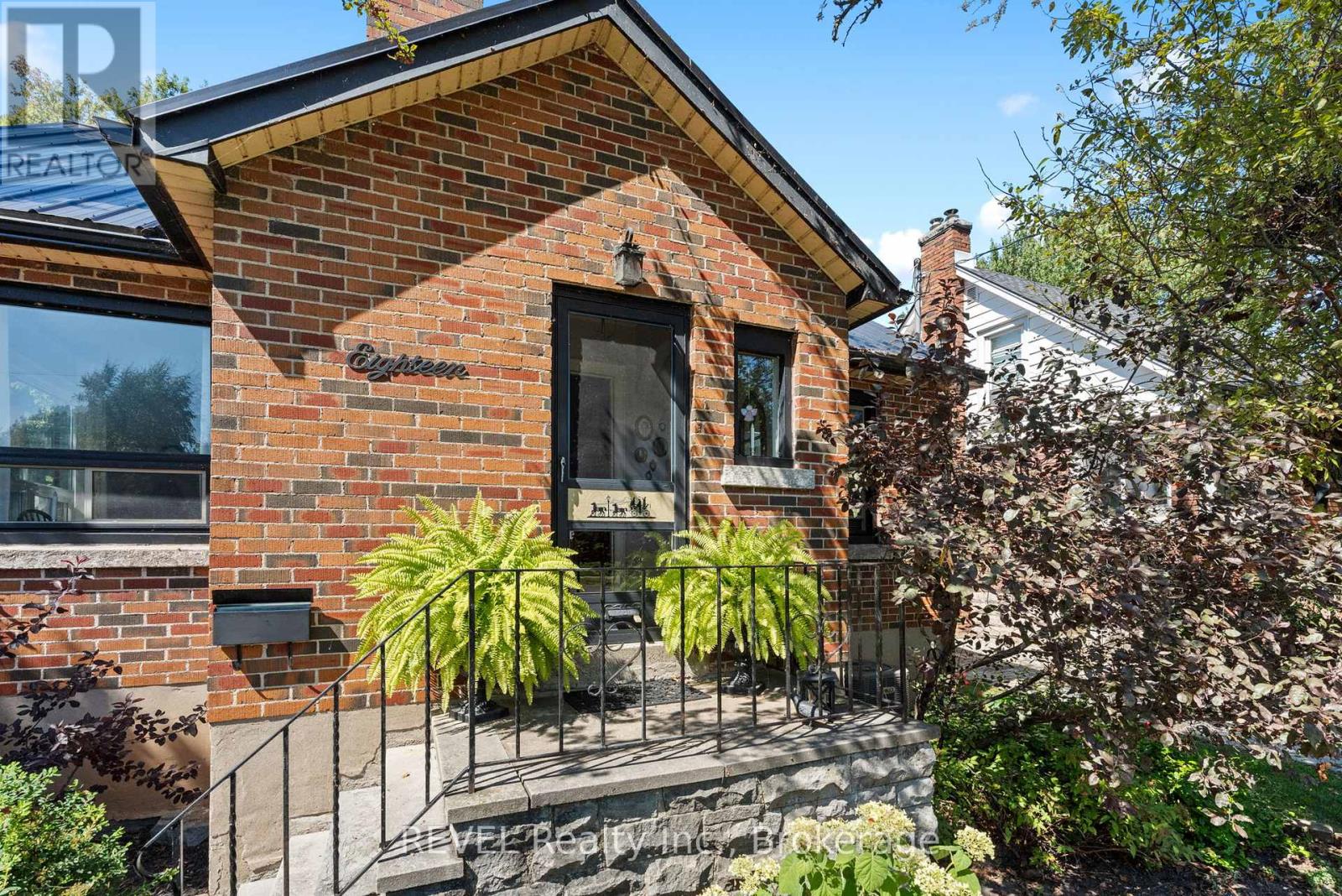 Photo 5 of 18 Clare Avenue, Port Colborne ON